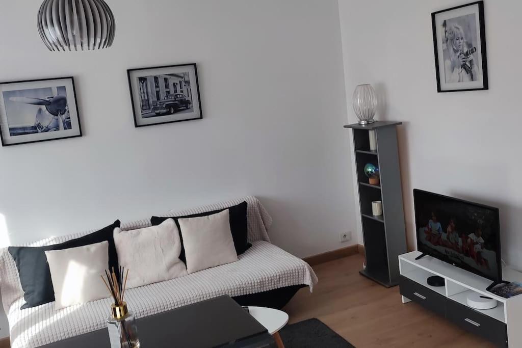 Quartier Des Emailleurs-T4 Avec Balcon Et Garage Apartment Лимож Екстериор снимка
